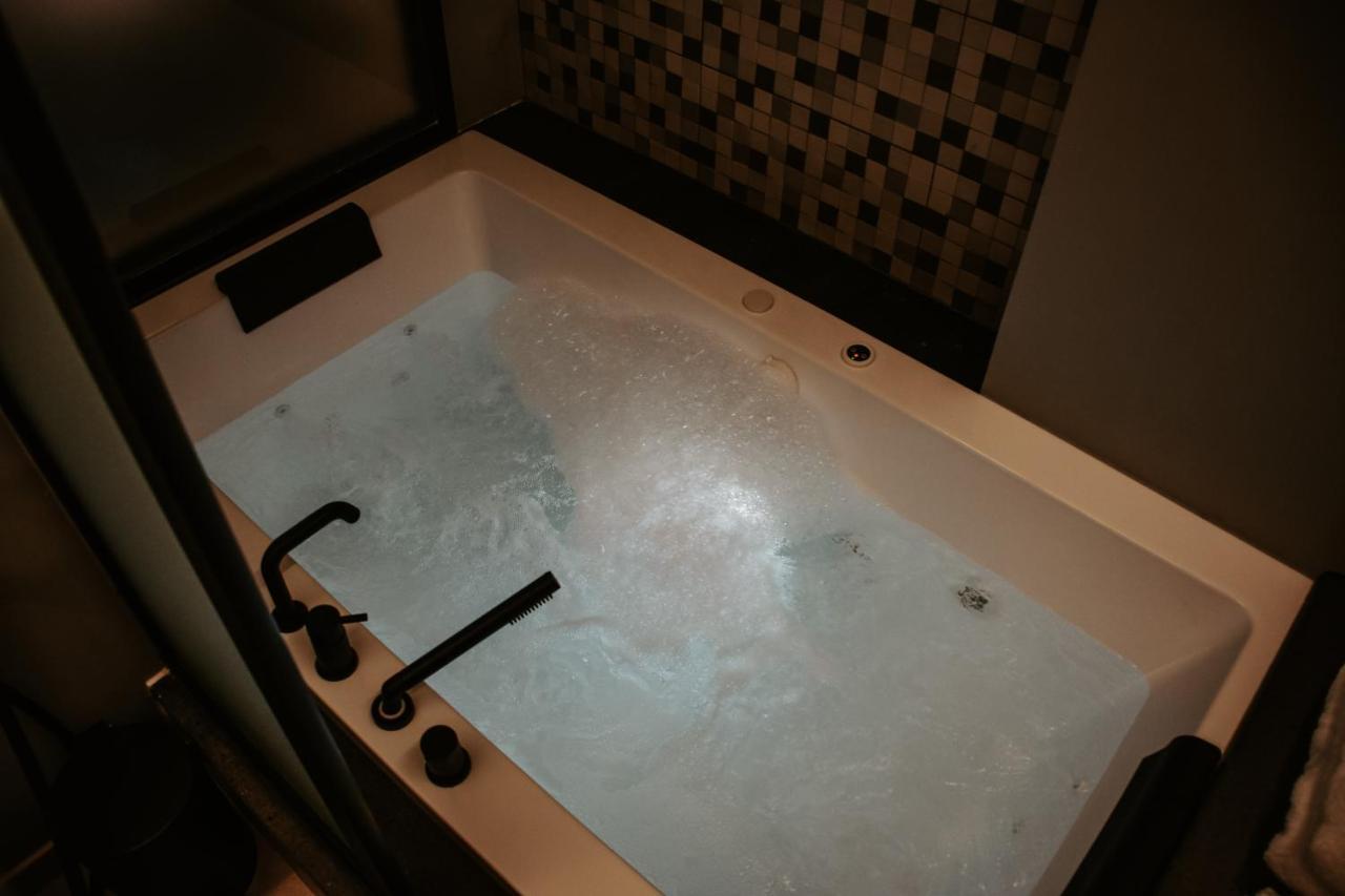 Dislocati Bnb - Jacuzzi Privata - Cucina - Tv60" - Minimal Luxury Марильяно Экстерьер фото